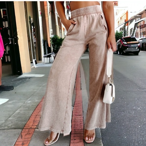 Jessi Mineral Wash Smocked Waist Wide Leg Pants size medium - Picture 2 of 7